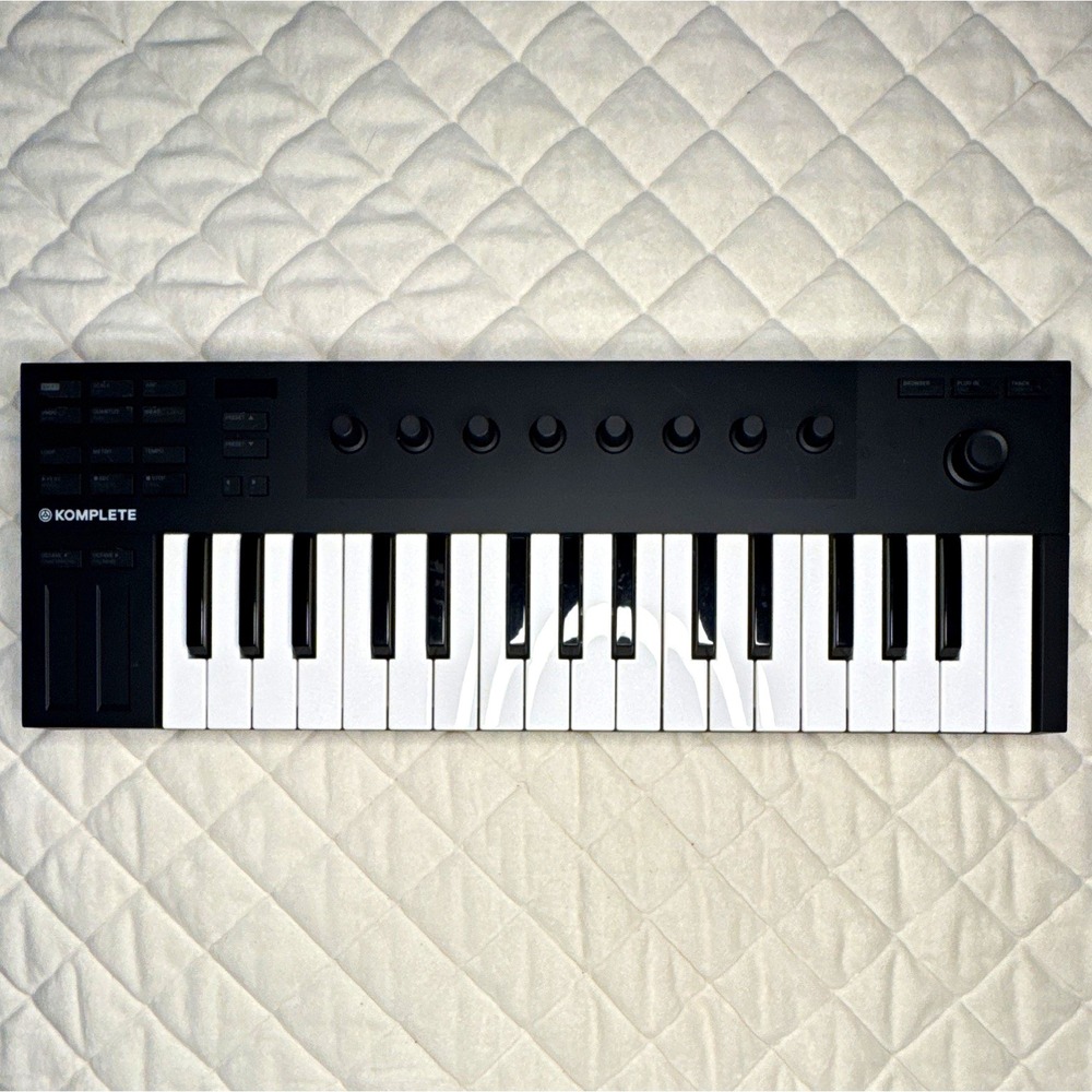 Native Instruments Komplete Kontrol M32 32-Key USB MIDI, Encoders